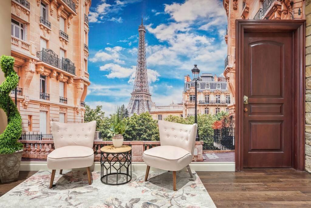 French Chateau W/Swim Spa & Theatre: 11,700 Sqft YYC Exterior foto